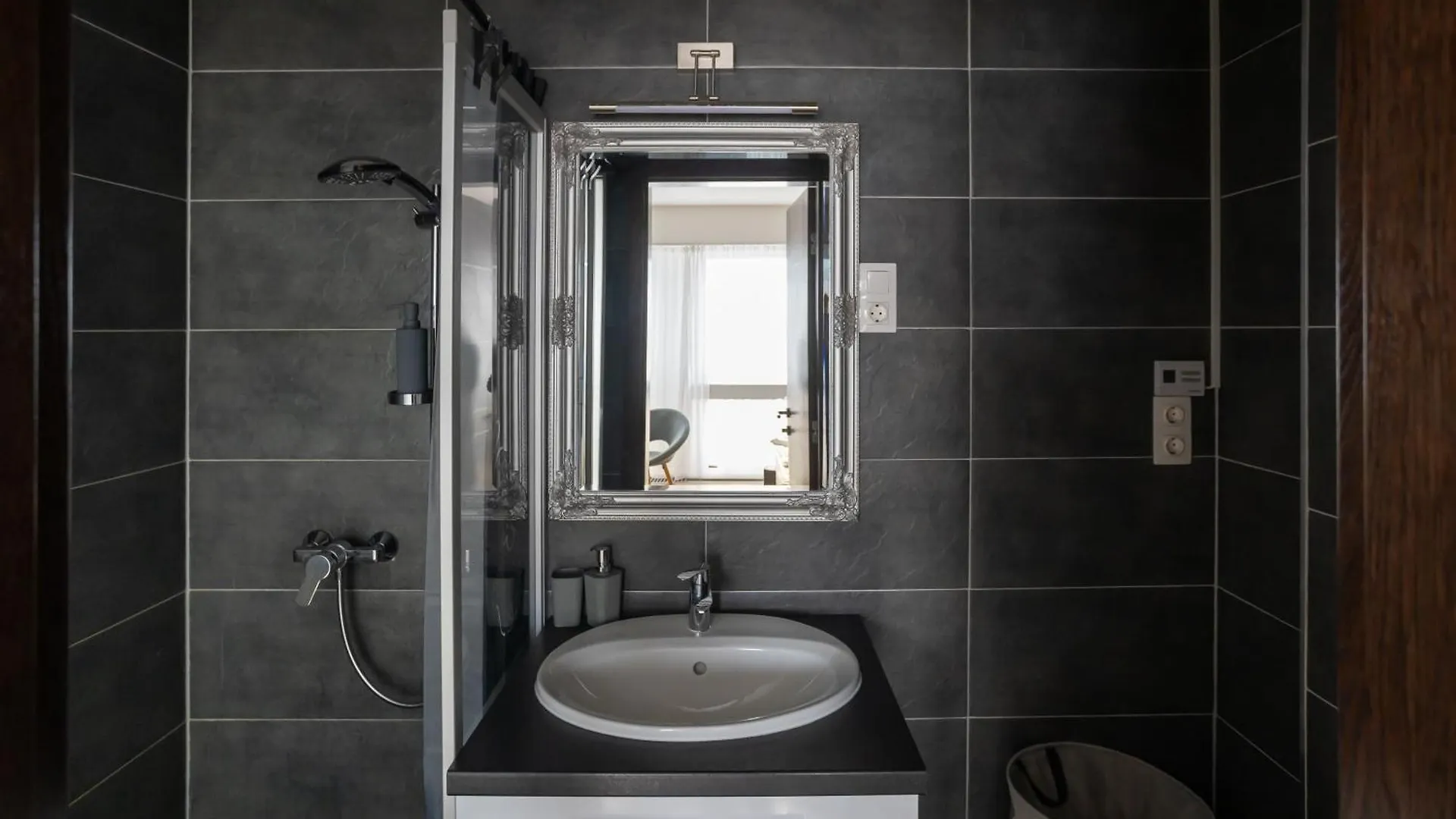 Hellowine Apartman II Eger Apartment