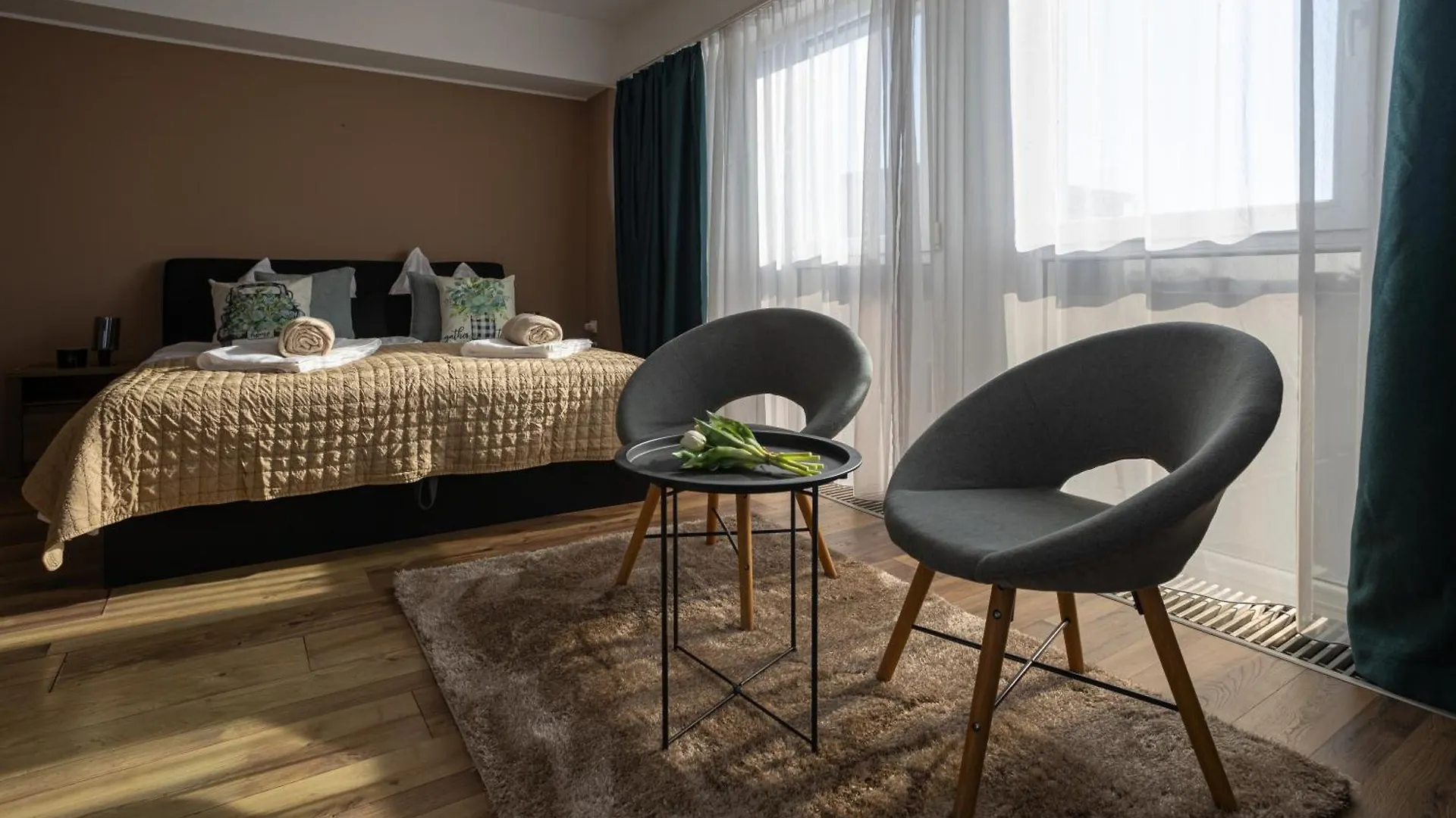 Hellowine Apartman II Eger Apartment